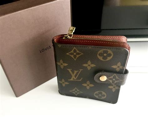 louis vuitton wallet small.